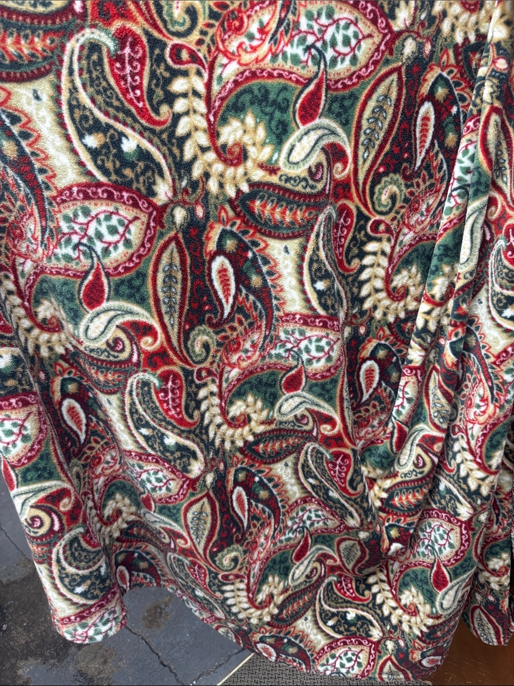 Lauren Ralph Lauren Paisley Holiday Fleece Throw blanket